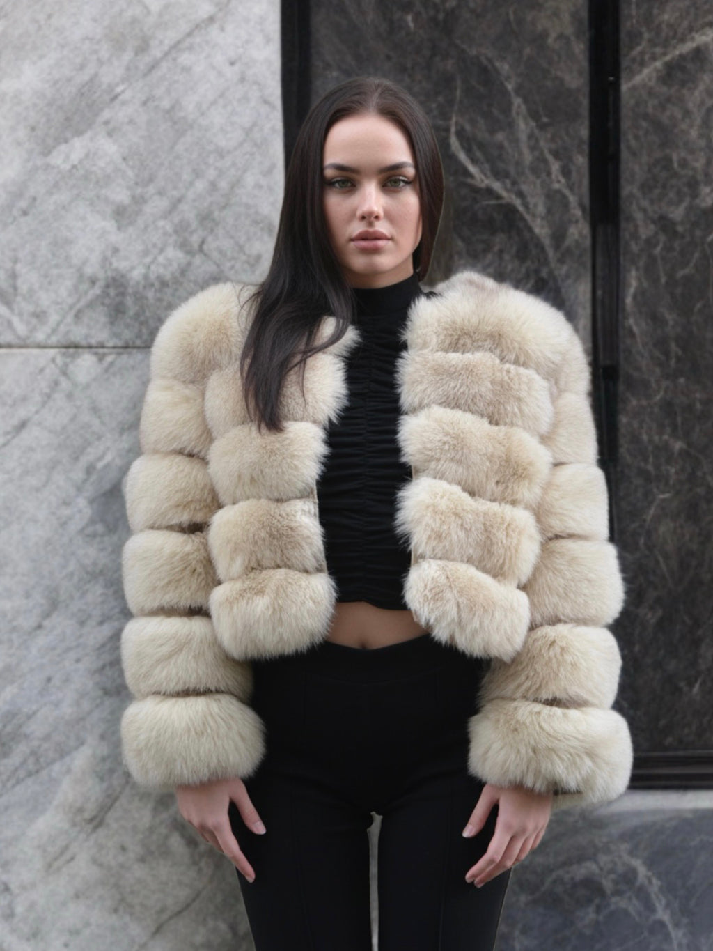 Luksusowe beżowe futro z lisa