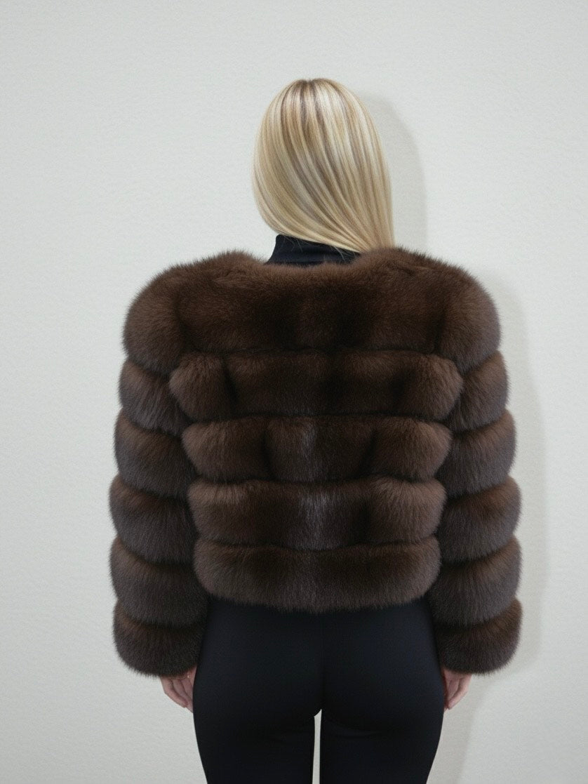 Luksusowe ciemno brązowe futro z lisa