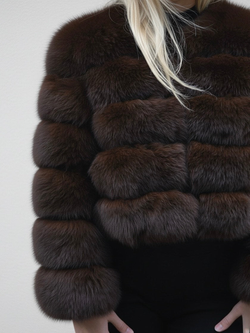 Luksusowe ciemno brązowe futro z lisa
